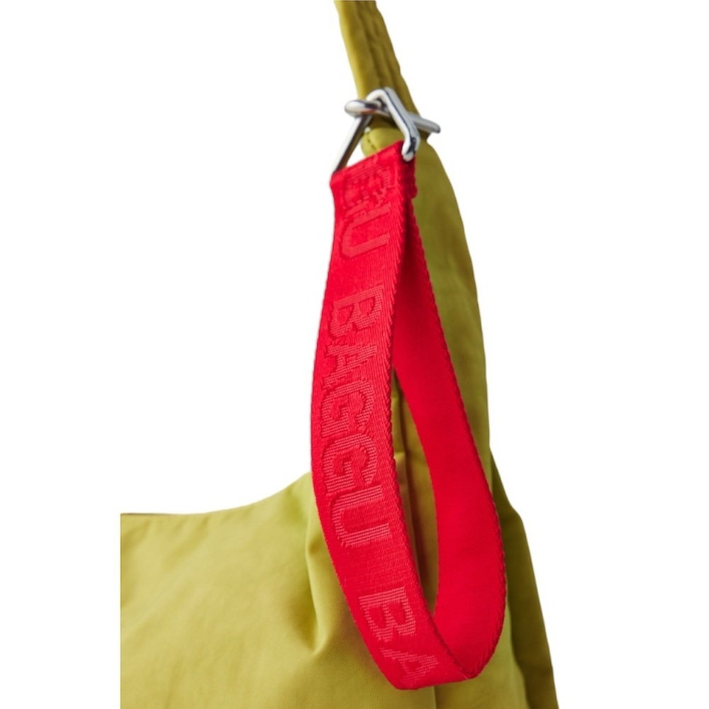 ✨BNWT - BAGGU Logo Keychain - Candy Apple✨ - Picture 2 of 3